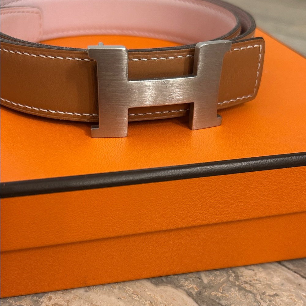 Authentic Hermes reversible tan gold/Pale Pink 24MM Belt Kit with original box - Picture 3 of 10